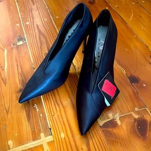 Black heels from Zara: NWT